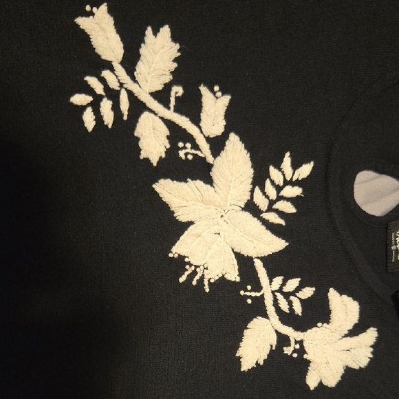 Mossimo Supply Co. Black Sweater with Cream Floral Embroidery - Picture 6 of 6